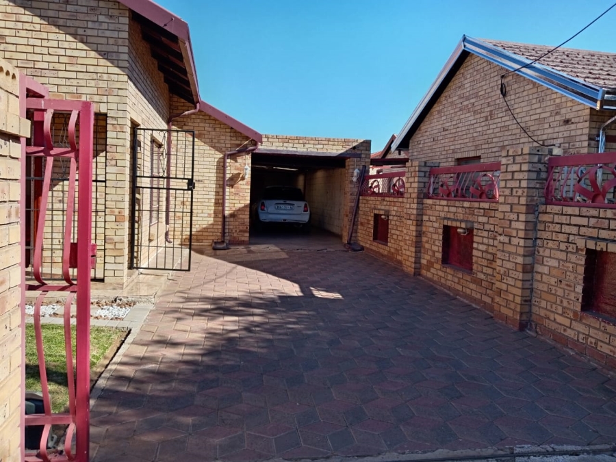 3 Bedroom Property for Sale in Grasslands Free State